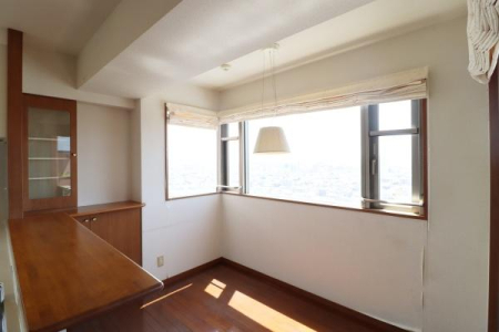 ���r���O -