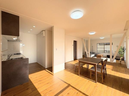 ���r���O -