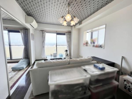 ���r���O �_�C�j���O�L�b�`���ʊp�x