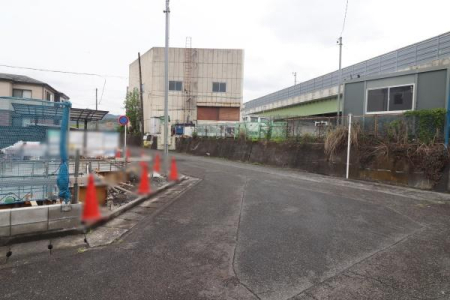 �O�ʓ��H�܂ތ��n�ʐ^ -