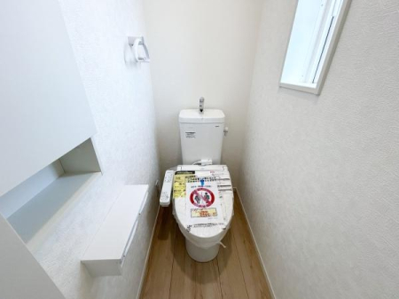 �g�C�� �Q�J���Ƀg�C�������邽�߁A���Ƒ��ł̕�炵���m���X�g���X��