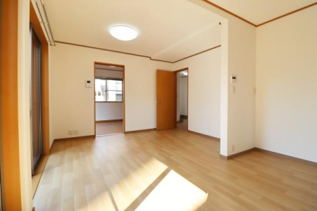 ���r���O -