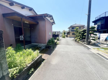 �O�ʓ��H�܂ތ��n�ʐ^ ���n��������B�e�i2026.5.14�B�e�j