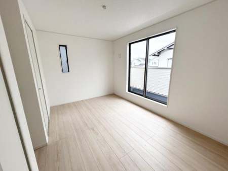 �m�� �o���R�j�[����g���Ȍ����������ݕ������Ƃ炵�܂��B
�����t���̃N���[�[�b�g������A�����̕Еt�����X���[�Y�ɍs���܂��B
