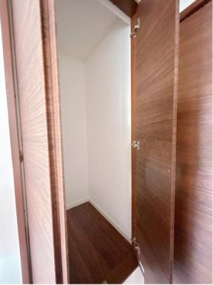 ���[ 2F�L�����[�̗l�q