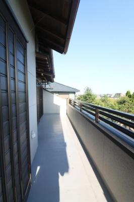 �o���R�j�[ -