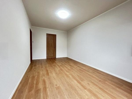 �m�� 2�K�m��������9��