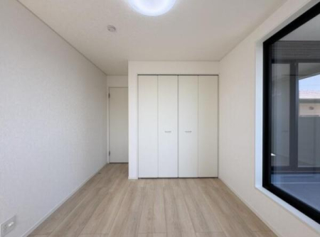 �q������ 2�K�m��5.7��
