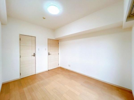�m�� �y�m��6.4���z
