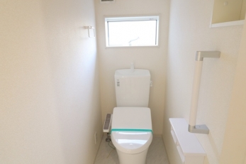 トイレ　1.2階ともにウォシュレット機能付き。
毎日の生活をより快適にしてくれます！