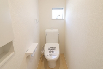 トイレ　1.2階ともにウォシュレット機能付き。
毎日の生活をより快適にしてくれます！