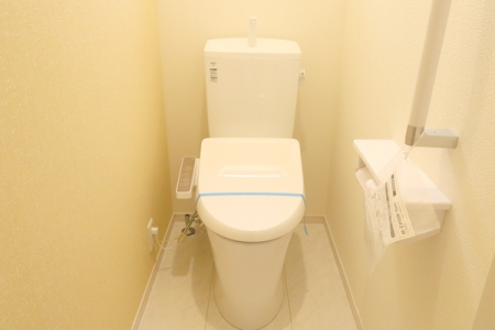 トイレ 1.2階ともにウォシュレット機能付きのトイレ。
毎日の生活をより快適に！