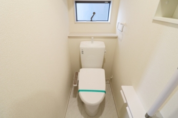 トイレ　1.2階ともにウォシュレット機能付きのトイレ。
毎日の生活をより快適に！