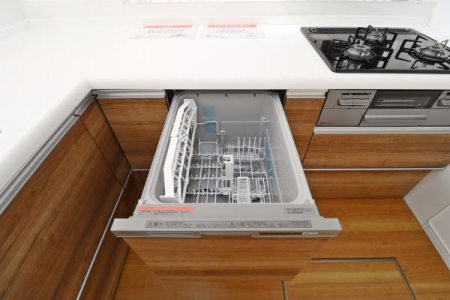 キッチン 食器洗浄乾燥機。
家事の時間を短縮できますね♪