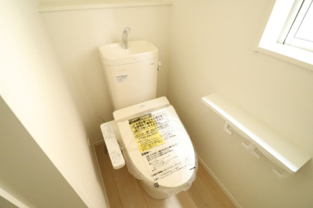 トイレ ウォシュレット機能付きトイレ！
毎日の生活をより快適にしてくれます！